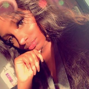 Meet your Posher, Arnelle